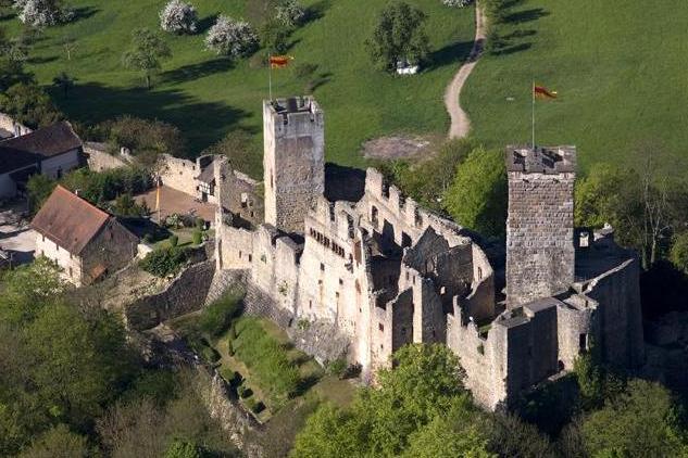 Luftansicht von Burg Rötteln