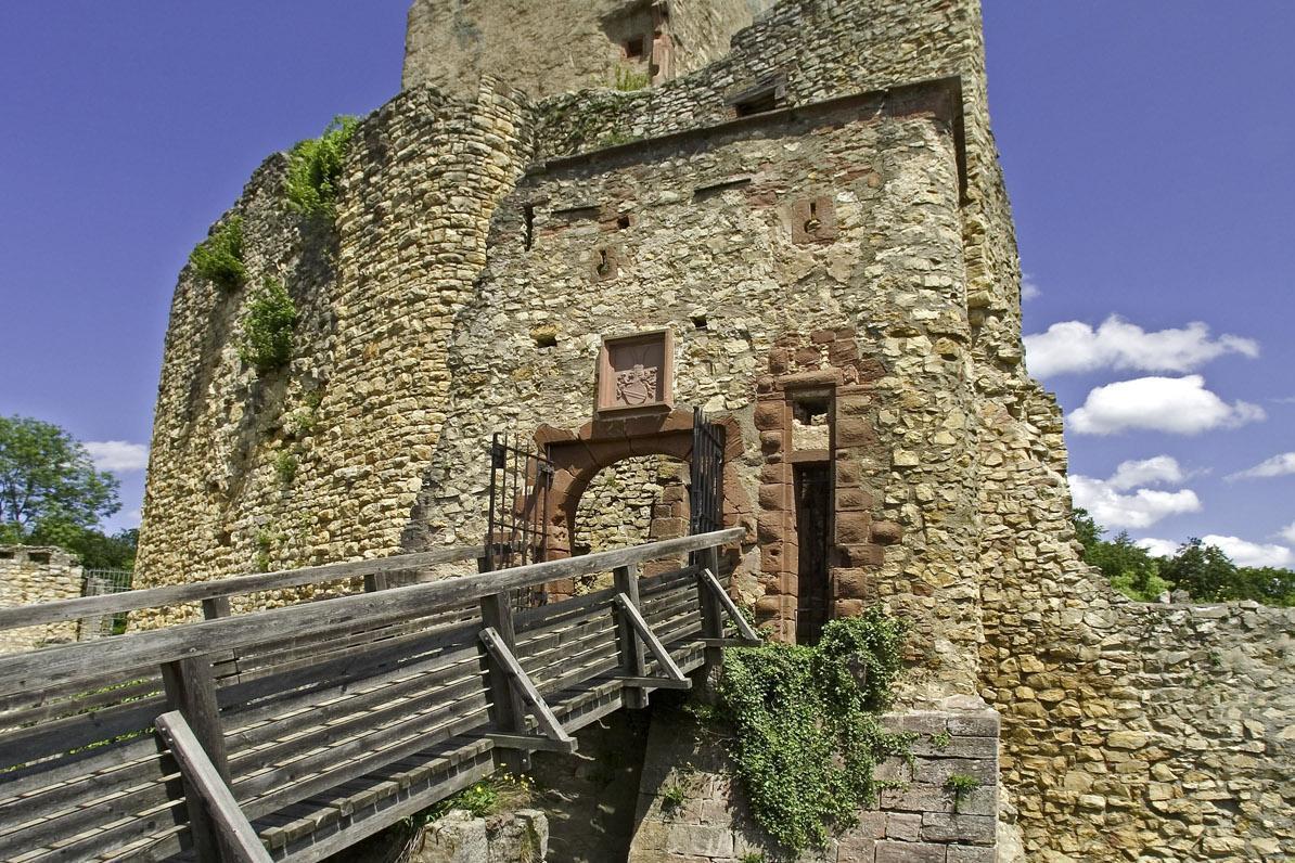 Oberburg mit Brücke von Burg Rötteln